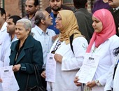 وقفة للأطباء أمام مستشفى أم المصريين حدادا على quotداليا محرزquot