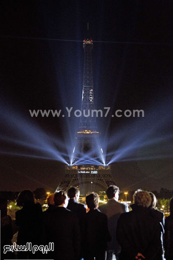 	أضواء برج إيفل ترحب بملوك الموضة على هامش أسبوع الموضة بباريس -اليوم السابع -10 -2015