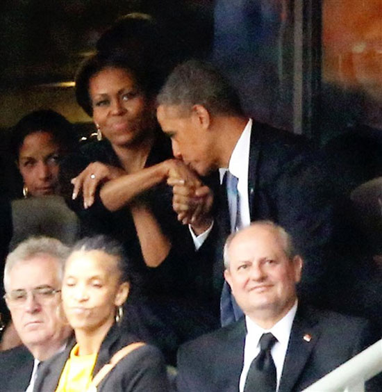 أوباما يقبل يدها -اليوم السابع -10 -2015