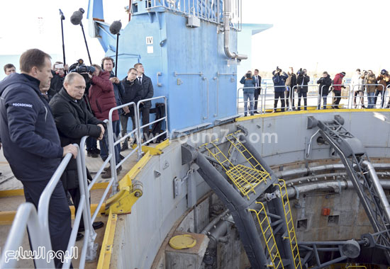 الرئيس الروسى فلاديمير بوتين و ايجور كوماروف رئيس وكالة الفضاء الروسية لمتابعة التفاصيل من داخل الموقع. -اليوم السابع -10 -2015