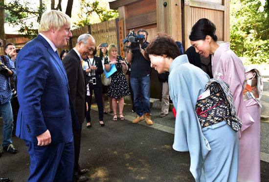 الترحيب بالعمدة اللندنى على الطريقة اليابانية  -اليوم السابع -10 -2015