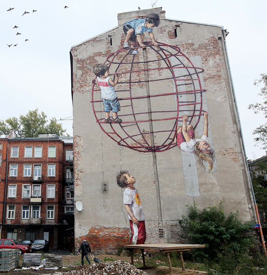 جدارية على أقدم مبنى فى وارسو ببولندا -اليوم السابع -10 -2015