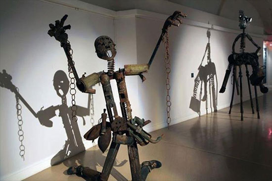 	الفنان الليبى علىّ الوكواك يبتكر أعمالا فنية من مخلفات الحرب فى ليبيا -اليوم السابع -10 -2015