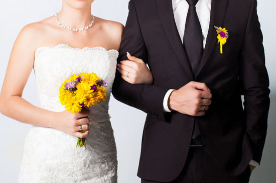 الرجل الذى يتزوج من امرأة جميلة يحمل مستويات أعلى من الرضا عن الزواج، وفقًا لدراسة. -اليوم السابع -10 -2015