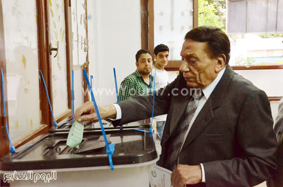 عادل إمام أمام صندوق الانتخابات -اليوم السابع -10 -2015