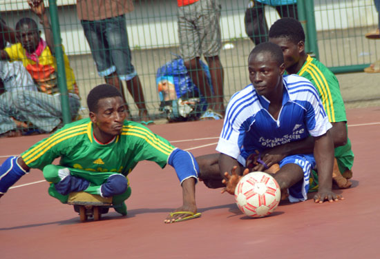 إقامة مباراة كرة قدم لمصابى بالشلل فى نيجيريا -اليوم السابع -10 -2015
