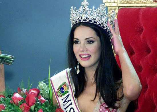 ملكة جمال فنزويلا لعام 2004 مونيكا سبير  -اليوم السابع -10 -2015
