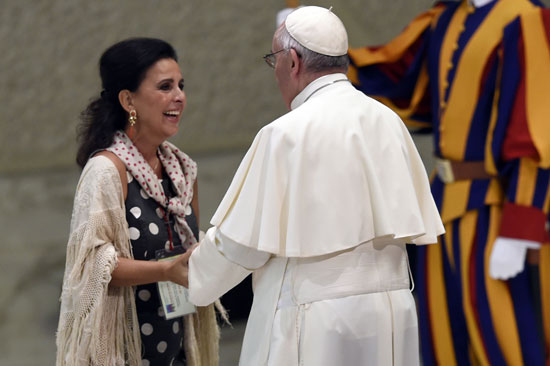  البابا يرحب بالمغنية ماريا خوسيه -اليوم السابع -10 -2015