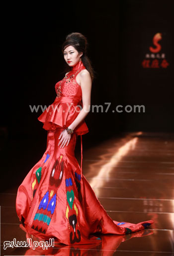 تصميم جديد ورائع لفستان من اللون الأحمر لإطلالة رائعة  -اليوم السابع -10 -2015