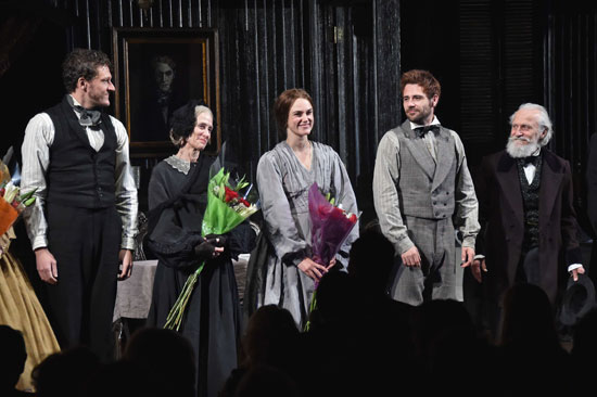 الجمهور يصفق لأبطال مسرحية Therese Raquin  -اليوم السابع -10 -2015