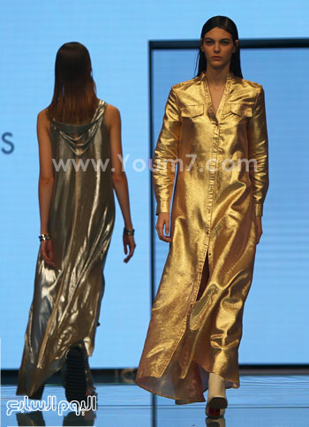 إطلالة من اللون الذهبى فى عرض أزياء دبى اليوم  -اليوم السابع -10 -2015