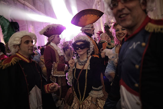 الطقوس الإيطالية القديمة فى احتفالية نوى رويال بإيطاليا -اليوم السابع -10 -2015