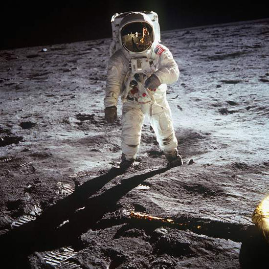 أول خطوات على سطح القمر عام 1969  -اليوم السابع -10 -2015
