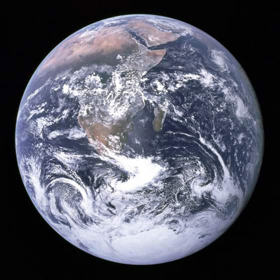 The Blue Marble أشهر صورة لكوكب الأرض التقطت فى 7 ديسمبر عام 1972 -اليوم السابع -10 -2015