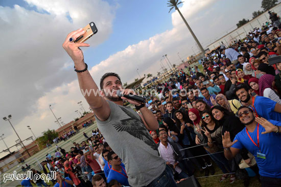 سيلفى رشاد وجمهور الحفل (1) -اليوم السابع -11 -2015