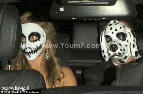 جنيفر أنيستون وجستن ثيروكس يغطيان وجههما بالماسك -اليوم السابع -11 -2015