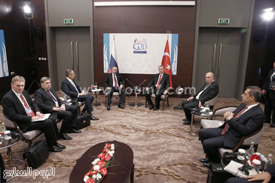 بوتين برفقة وزير الخارجية الروسى سيرجى لافروف  -اليوم السابع -11 -2015