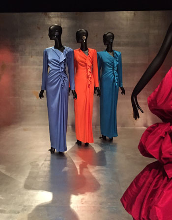 مجموعة من الأزياء الراقية بتوقيع مصممة الأزياء الفرنسية جاكلين دى ريبس -اليوم السابع -11 -2015