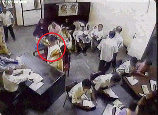 انتحارية فى نيجيريا قبل تفجيرها نفسها -اليوم السابع -11 -2015 انتحارية فى نيجيريا قبل تفجيرها نفسها -اليوم السابع -11 -2015