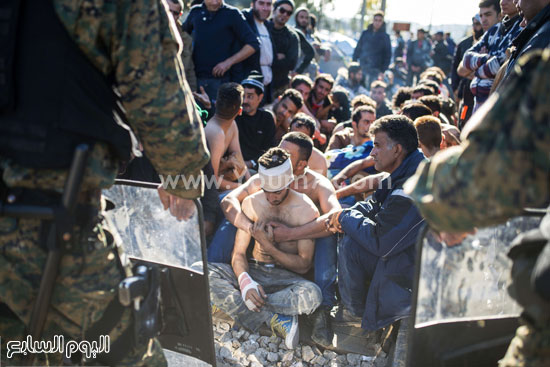 الشرطة الحدودية تحاصر المتظاهرين  -اليوم السابع -11 -2015