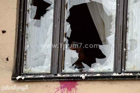 المتظاهرون يحطمون نوافذ السفارة التركية بموسكو -اليوم السابع -11 -2015