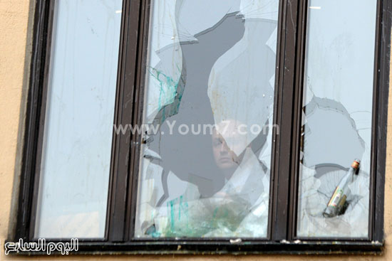 المتظاهرون يحطمون نوافذ السفارة التركية بموسكو  -اليوم السابع -11 -2015