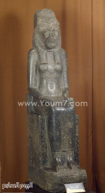 تمثال الربة سخمت موت من الجرانيت تعود لعصر الأسرة الثامنة عشر بالدولة المصرية الحديثة  -اليوم السابع -11 -2015