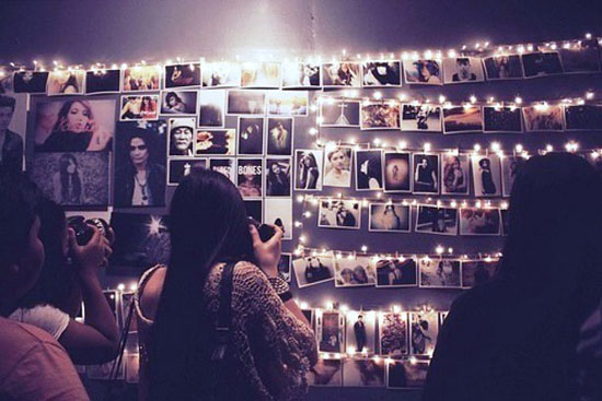 معرض للصور داخل الغرفة بالأضواء  -اليوم السابع -11 -2015