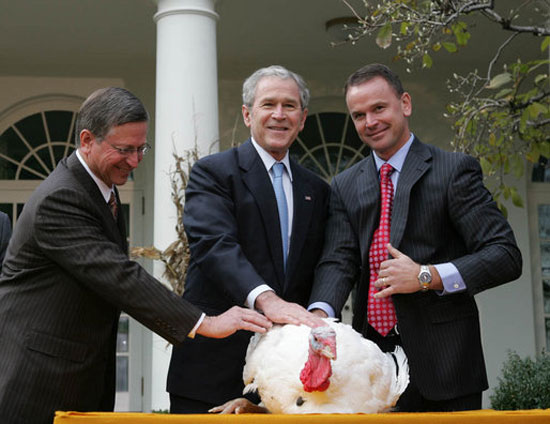 	جورج دبليو بوش الابن فى عيد الشكر السنوى عام 2008 -اليوم السابع -11 -2015