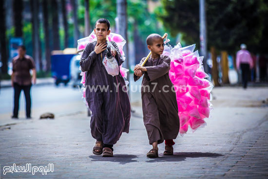 أطفال يبيعون غزل البنات -اليوم السابع -11 -2015