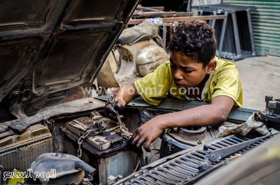  طفل يعمل ميكانيكى -اليوم السابع -11 -2015