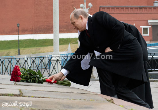 بوتين يضع باقات الزهور عند النصب التذكارى لضحايا الاحتلال البولندى -اليوم السابع -11 -2015