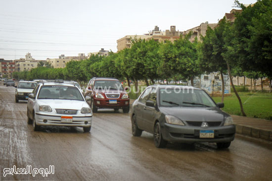 معاناة المواطنين خلال ذهابهم إلى أعمالهم -اليوم السابع -11 -2015