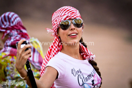  السياح الأجانب يواصلون جولاتهم السياحية فى سيناء -اليوم السابع -11 -2015