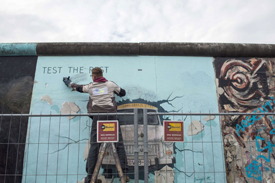 الجداريات أظهرت مأساة الشعب الألمانى وقتها -اليوم السابع -11 -2015