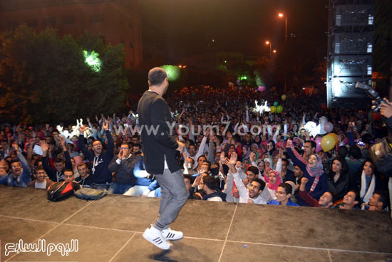 رقص كريم وجمهور الحفل  -اليوم السابع -1 -2016