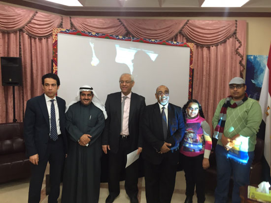 السفير المصرى ياسر عاطف مع الحضور خلال الأمسية -اليوم السابع -1 -2016