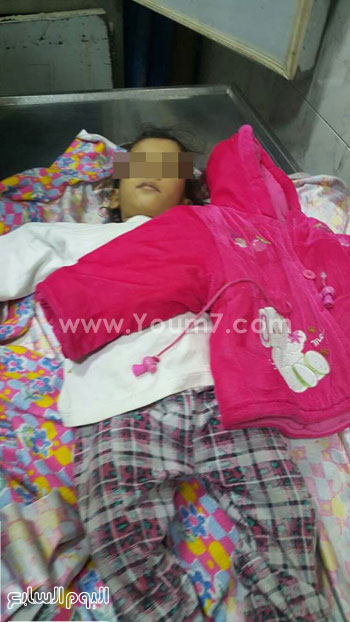 جثة الطفلة المتوفية بمستشفى المحلة بالغربية (1)