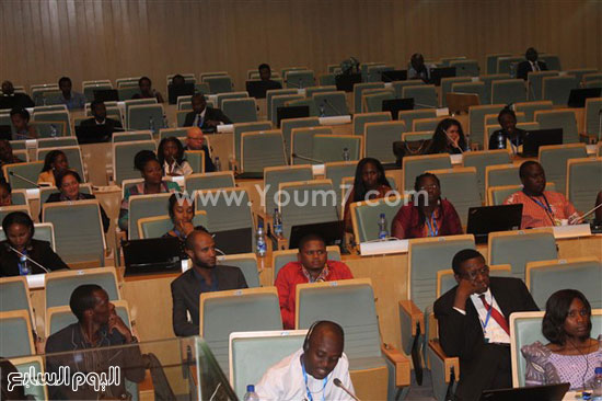 المشاركين فى الجلسات التحضيرية لحوار الأجيال مع القادة الأفارقة (2)
