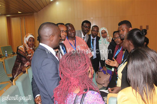 المشاركين فى الجلسات التحضيرية لحوار الأجيال مع القادة الأفارقة (4)