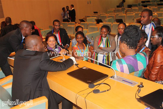 المشاركين فى الجلسات التحضيرية لحوار الأجيال مع القادة الأفارقة (11)