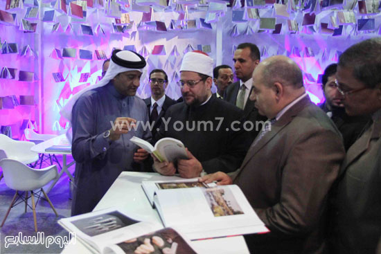 1 (1)محمد مختار جمعة  معرض الكتاب  وزير الاوقاف   مجانية  كتب الوسطية   لنشر الوسطية الوسطية والاعتدال