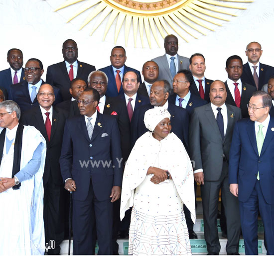 مشاركة-الرئيس-السيسي-فى-الجلسة-المغلقة-للقمة-الأفريقية-(1)