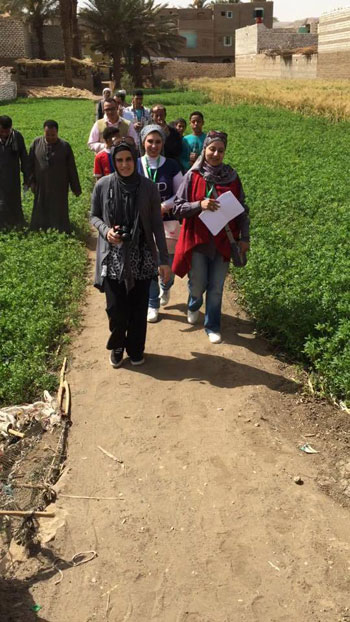 مبادرة الدنيا بخير اثناء فحص المناطق الفقيرة  -اليوم السابع -12 -2015