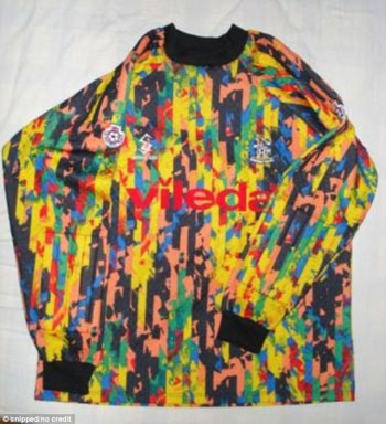 قميص حراس فريق هدرسفيلد تاون الإنجليزى موسم 1993/1994  -اليوم السابع -12 -2015