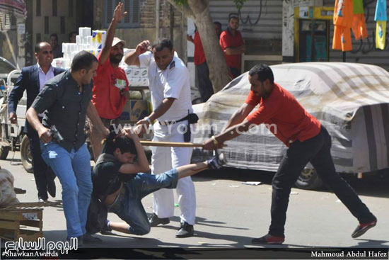  الاعتداء على طلبة الثانوية العامة أمام وزارة التربية والتعليم - تصوير: محمود عبد الحفيظ -اليوم السابع -12 -2015