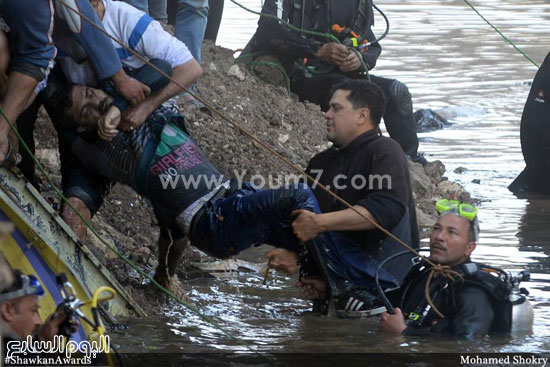  انتشال جثث ضحايا غرق مركب الوراق - تصوير: محمد شكرى -اليوم السابع -12 -2015