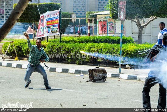  اشتباكات داخل جامعة القاهرة - تصوير: Abdelrahman Sameer -اليوم السابع -12 -2015