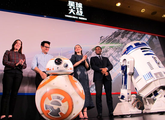 أبطال فيلم Star Wars: The Force Awakens بمؤتمر صحفى -اليوم السابع -12 -2015