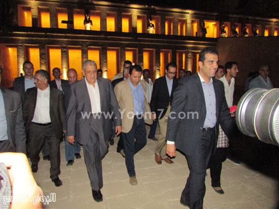 رئيس الوزراء السابق فى جولة بمعابد الأقصر بعد حادث الكرنك الإرهابى -اليوم السابع -12 -2015
